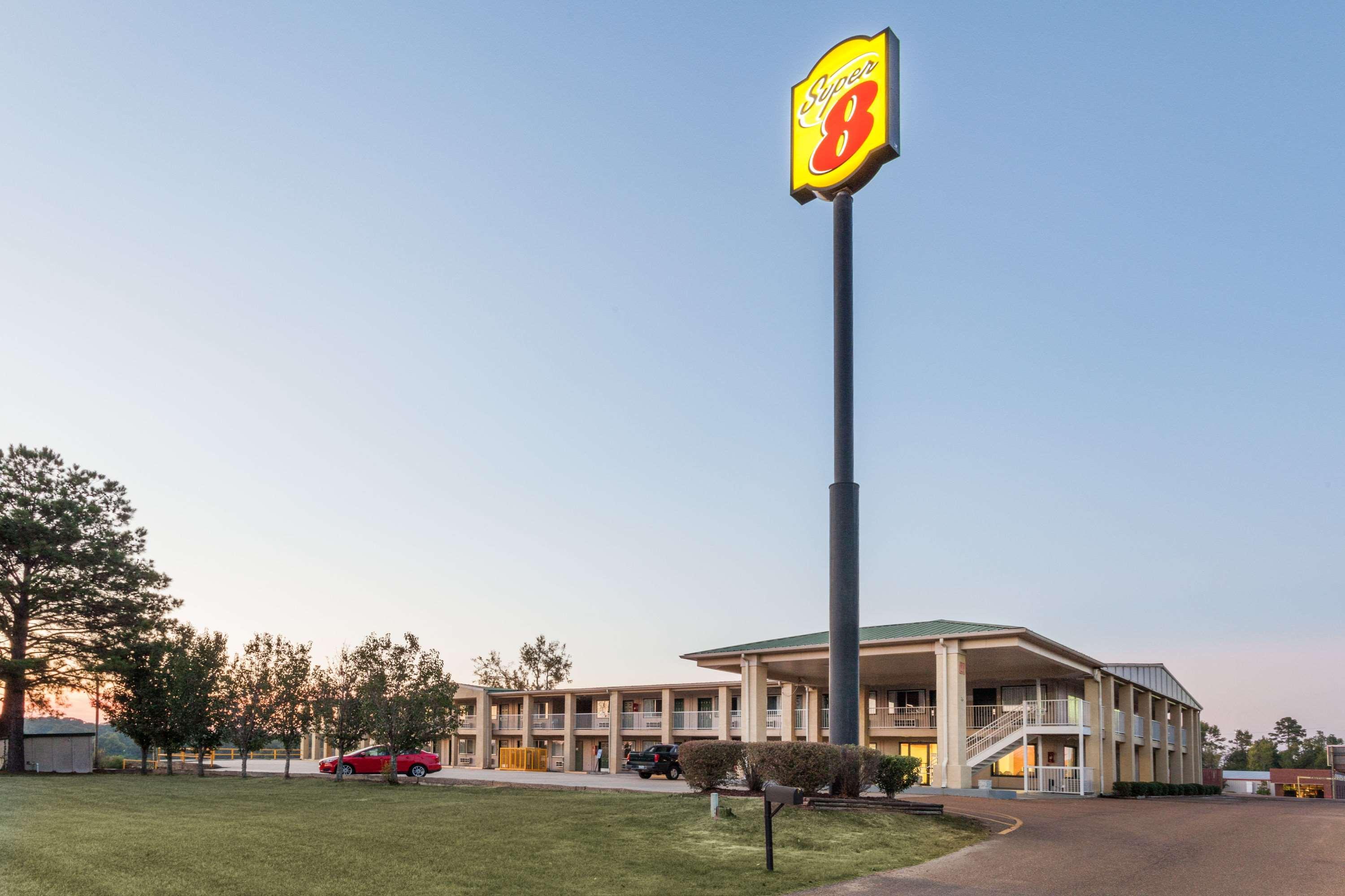 Super 8 By Wyndham Brookhaven Hotel Eksteriør billede